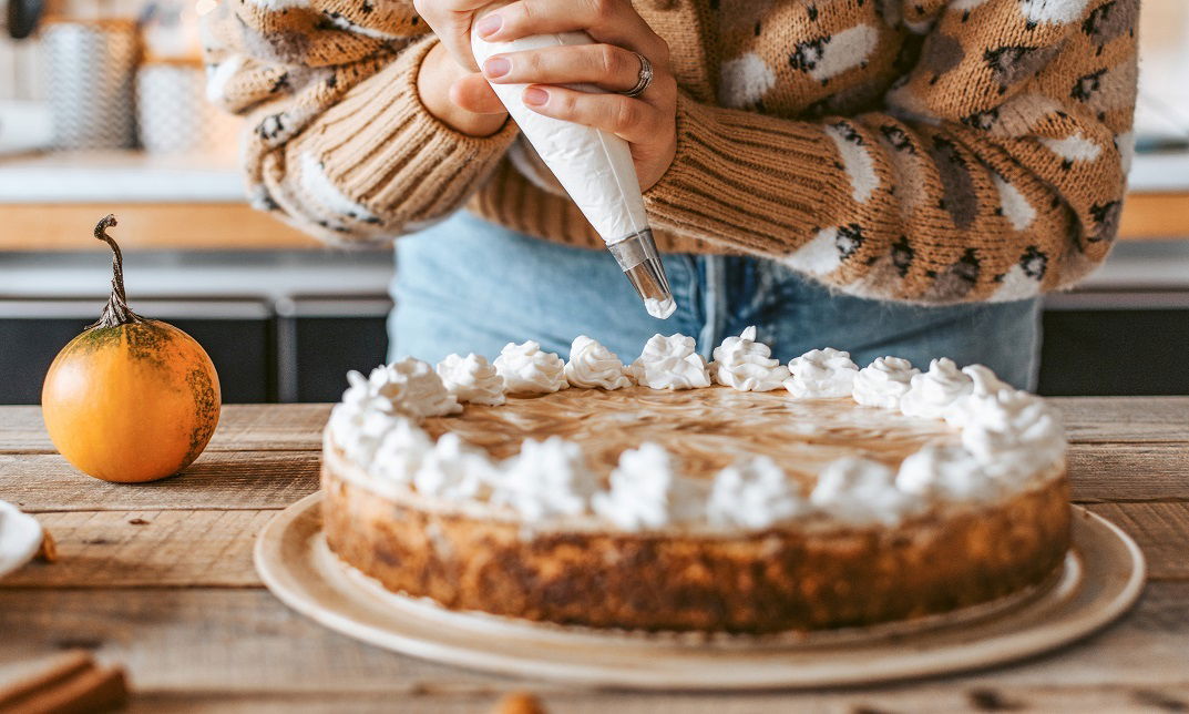 Bake and Decorate New York Cheesecake