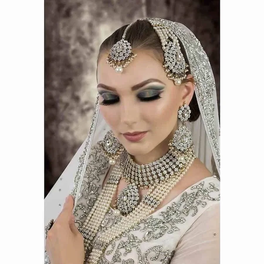 ASIAN BRIDAL HAIRSTYLING and MAKEUP COURSE (8 DAYS) – Accredited, Certified, & Insurable