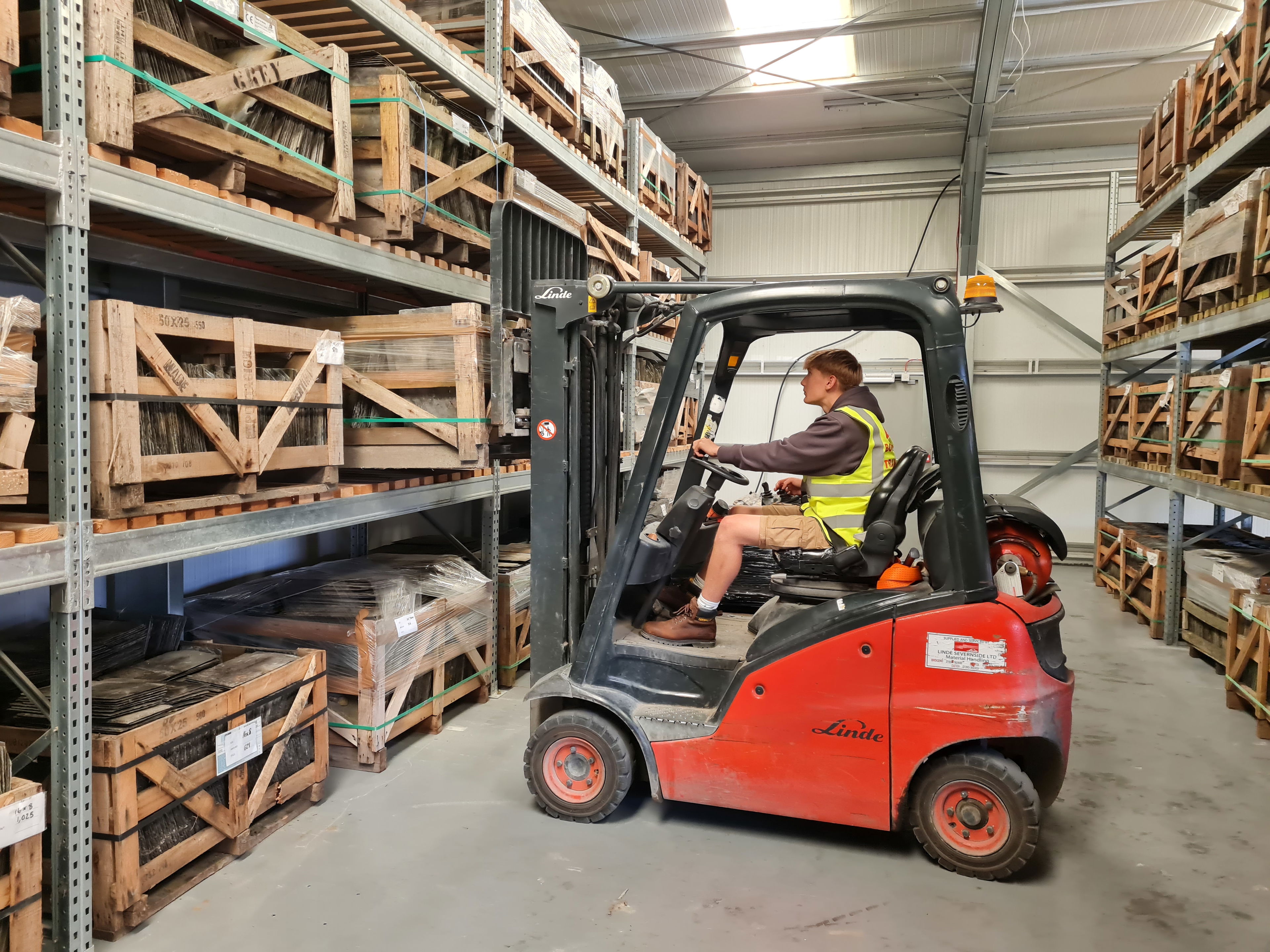 Industrial Counterbalance Lift Truck (Forklift/FLT)