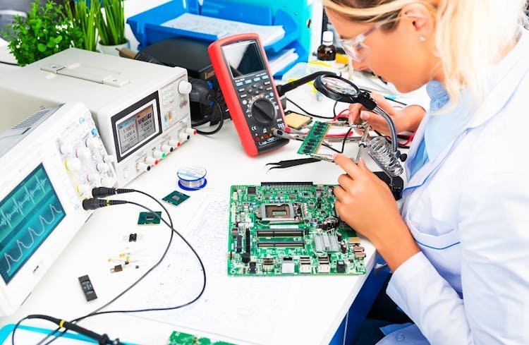 Electronic Device and Circuits Protection Training