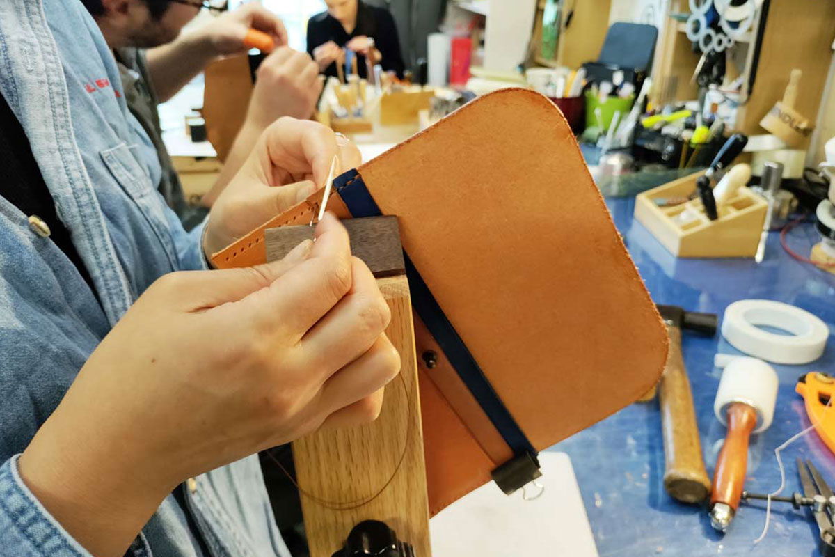 PROFESSIONAL TRAINING: MODULE 9 – HAND SEWING LEATHER GOODS: INTRODUCTION TO PATTERN MAKING, SADDLE STITCHING AND CONSTRUCTION TECHNIQUES – Part 1