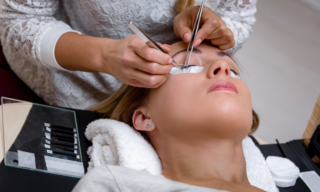 Classic Eyelash Extension Training