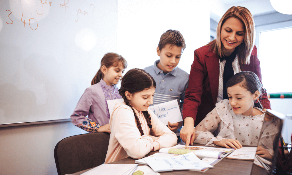 Diploma in Teaching Assistant Level 4