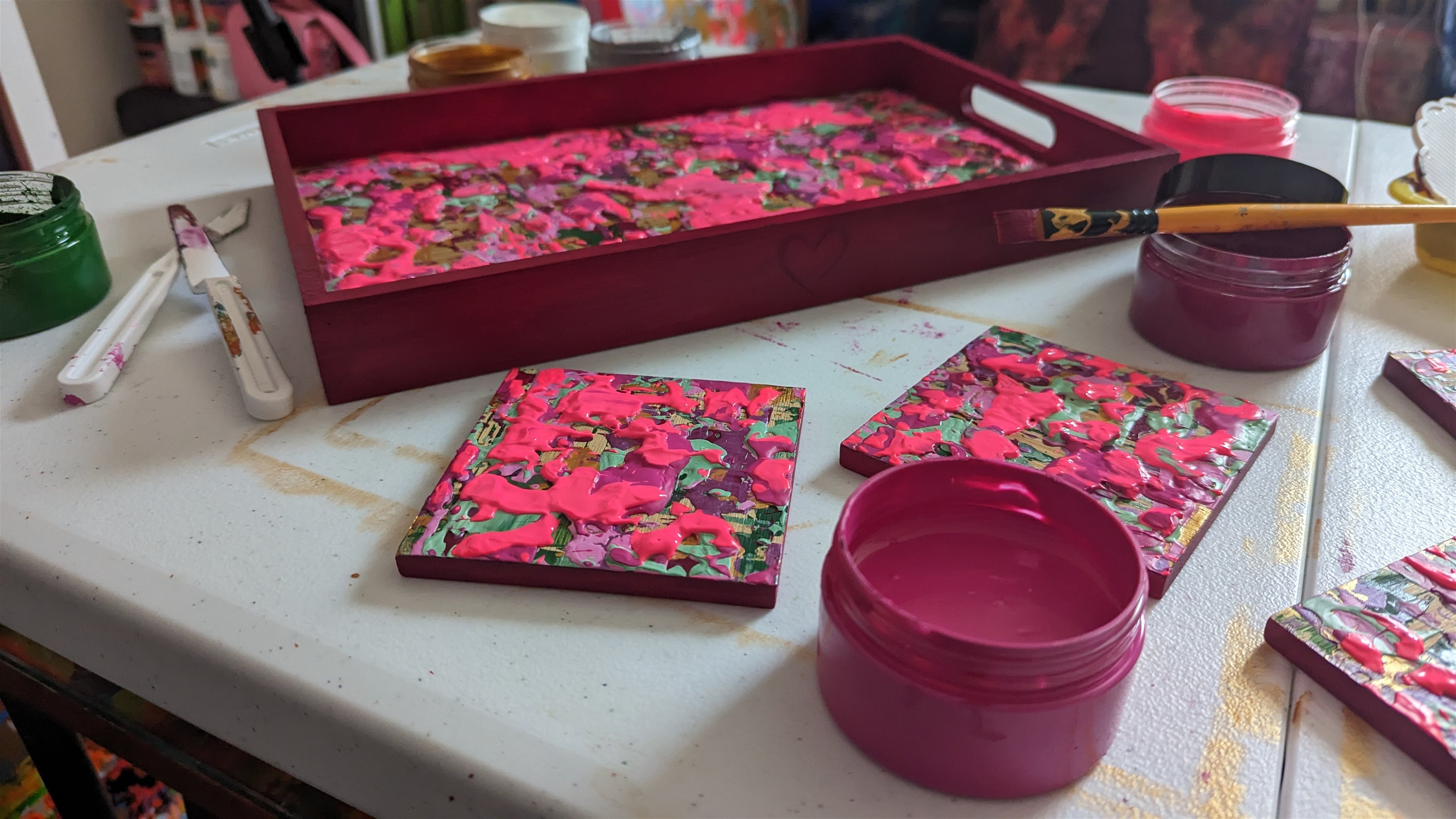 PAINT A SET OF ABSTRACT COASTERS & TRAYS WITH PIZZA & BEER AT THE ITALIAN JOB IN HACKNEY WICK!