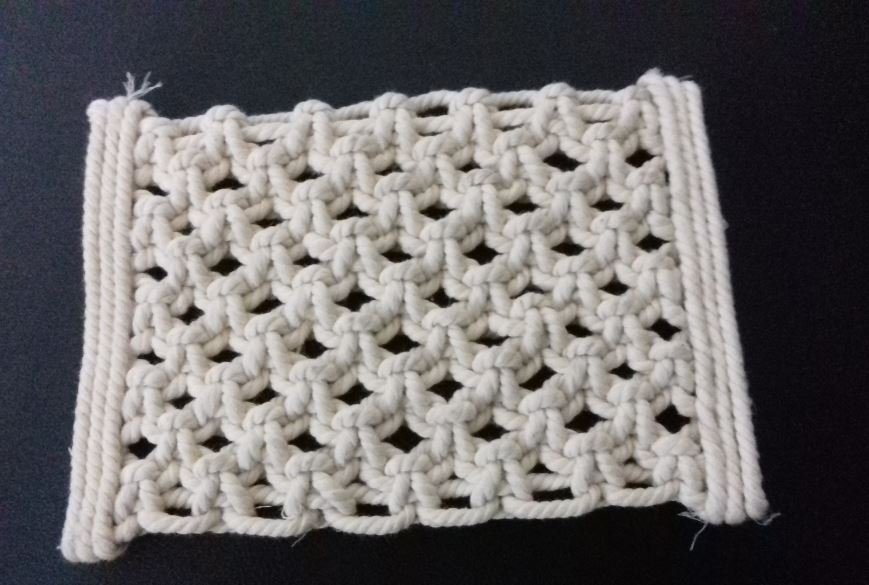 LEARN TO MAKE A MACRAME TABLE MAT