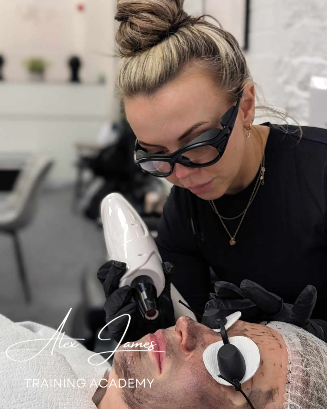 Level 4 - Combination Course - Laser Tattoo Removal & Diode Laser Hair Removal Training Course - Includes Your Dual Picoway and 808nm Laser Machine