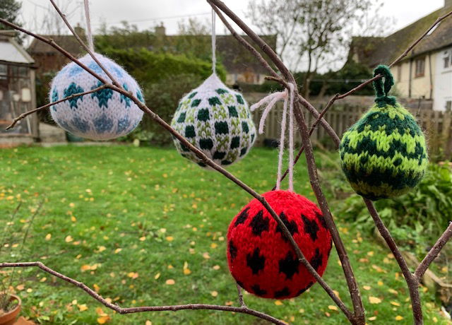 Christmas Knitting - Fair Isle Baubles 