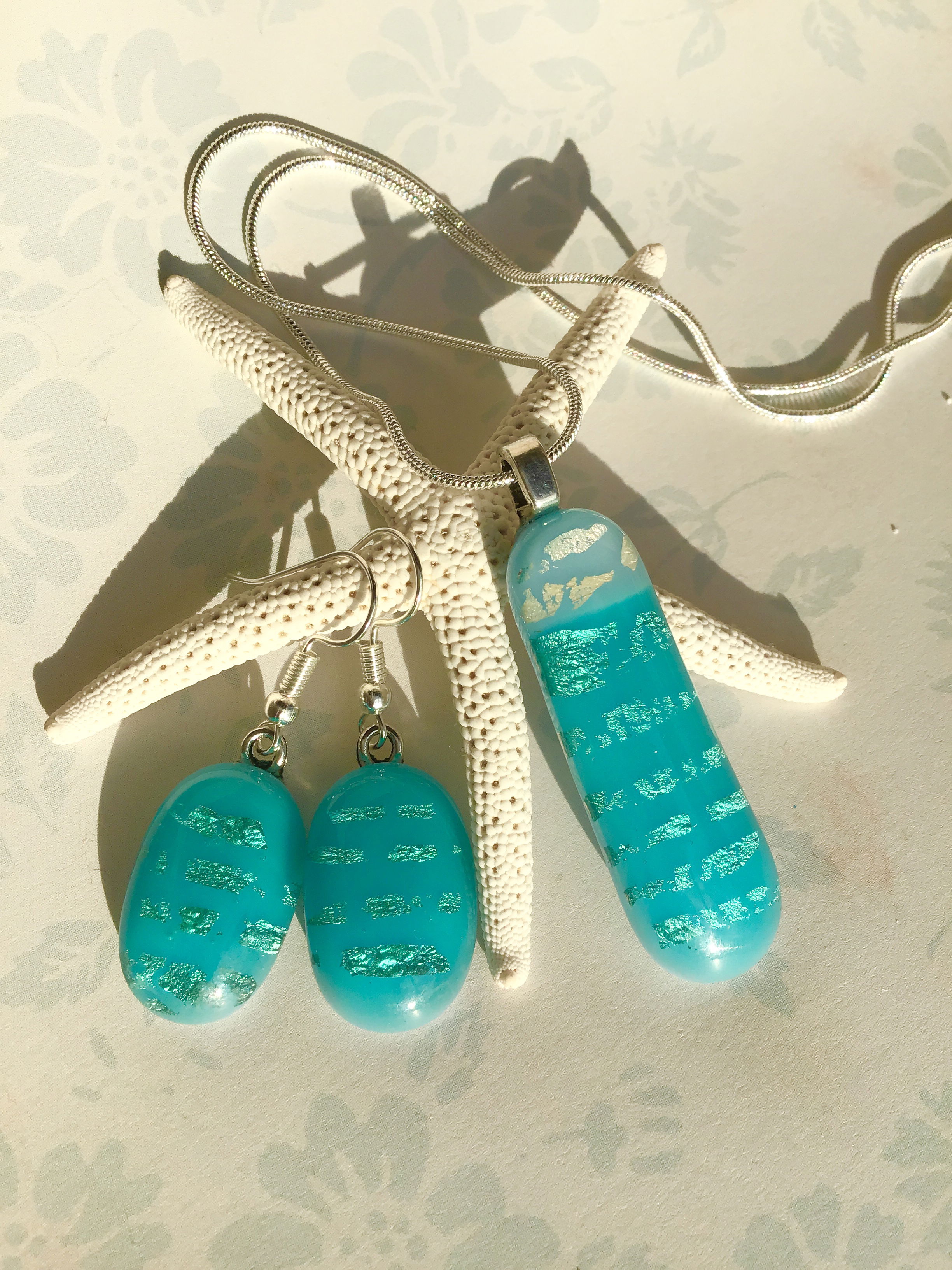 Fused glass jewellery and decorative objects