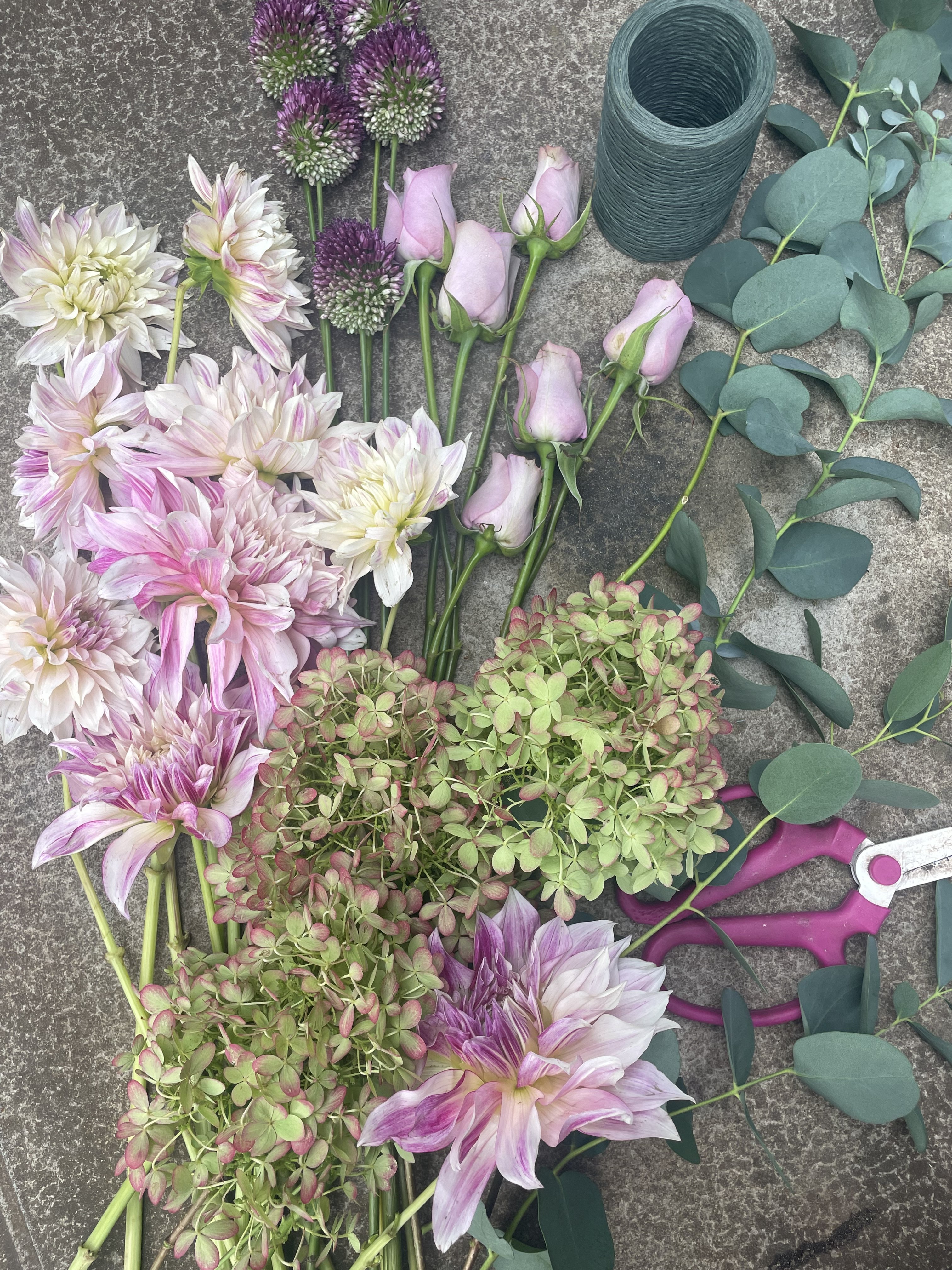 Seasonal hand-tied bouquet workshop - on request